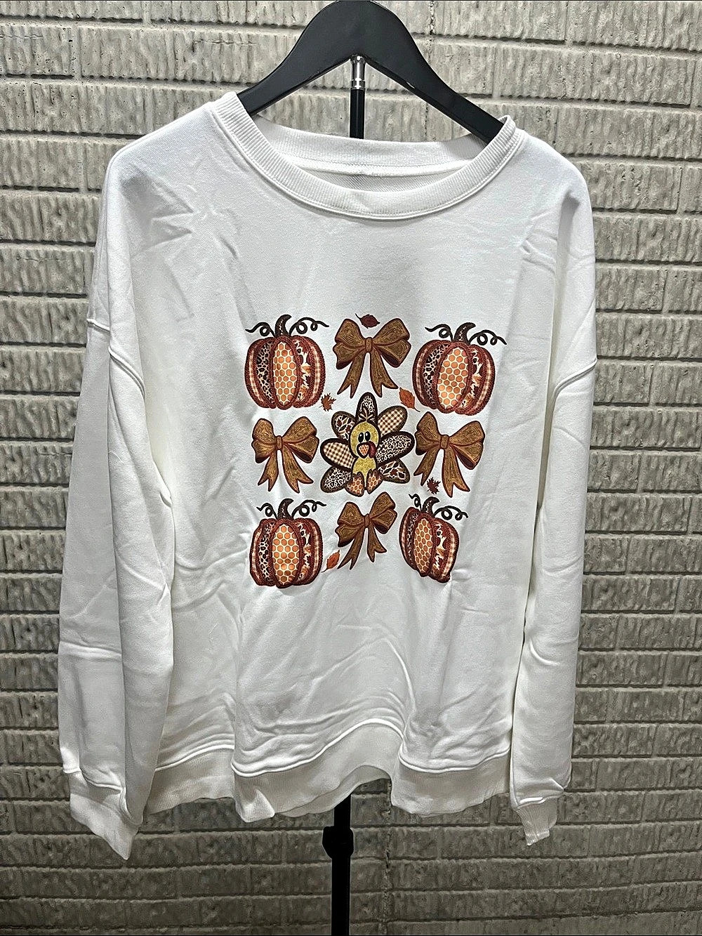 Pumpkin Long Sleeve Top in White Size XL Like New